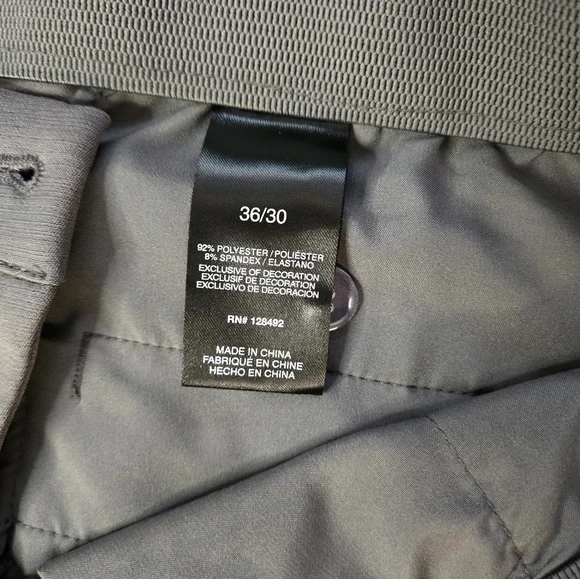 Greg Norman Shark Men’s Flat Front Golf Pants NWOT Size 36/30 - Picture 3 of 5